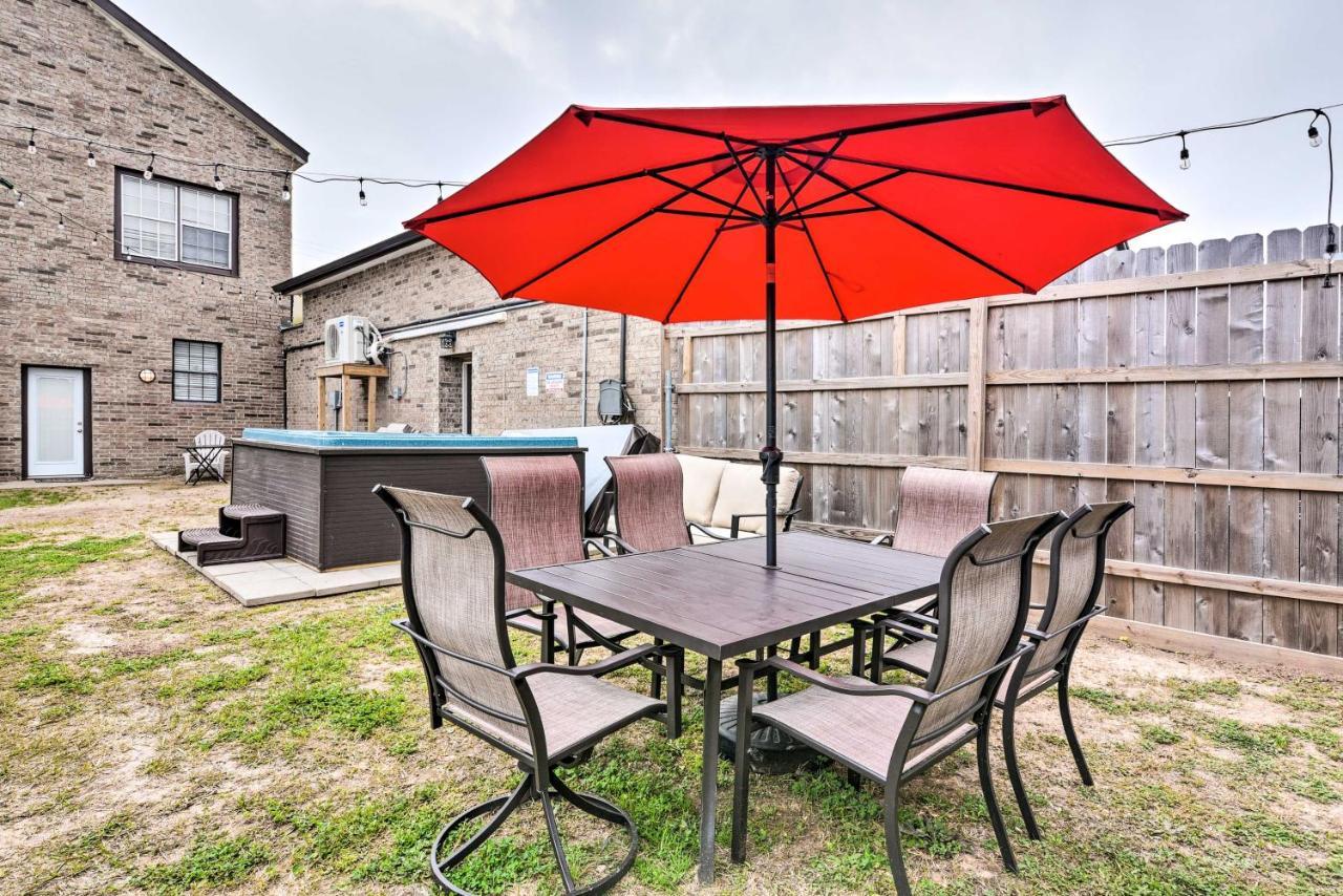 Beautiful Galveston Apt With Deck Less Than 3 Mi To Dtwn! Bagian luar foto