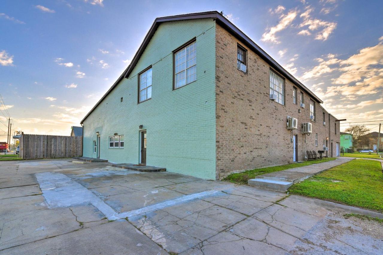 Beautiful Galveston Apt With Deck Less Than 3 Mi To Dtwn! Bagian luar foto