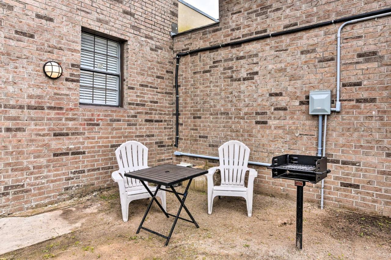 Beautiful Galveston Apt With Deck Less Than 3 Mi To Dtwn! Bagian luar foto