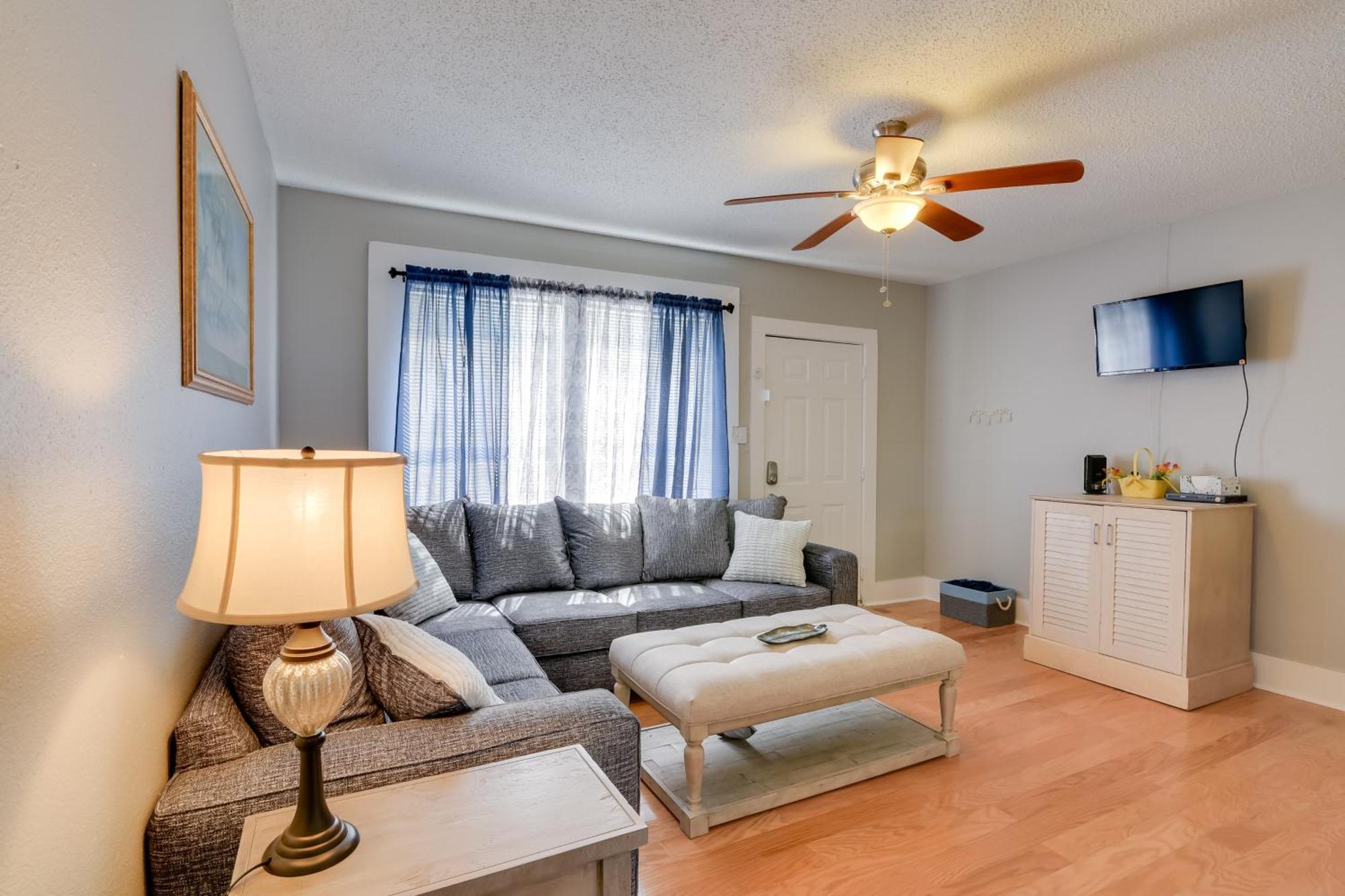 Beautiful Galveston Apt With Deck Less Than 3 Mi To Dtwn! Bagian luar foto